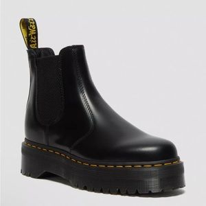 Dr. Martens 2676 Smooth Leather Platform Chelsea Boot - 9W
